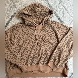 Abercrombie & Fitch Soft A&at Fleece Leopard Print Cropped Sweatshirt